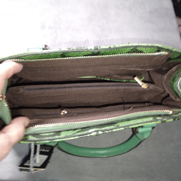 New Green Snake Skin Pattern Purse - Picture 6 of 8